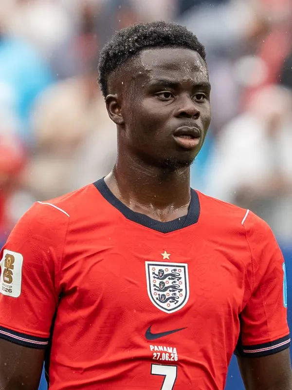 Bukayo Saka in an England national team shirt