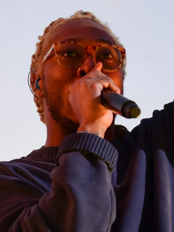 Future performing on stage